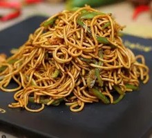 Stir-Fried Pork with Green Pepper Noodles