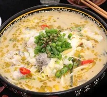 Sour Soup with Fish and Radish