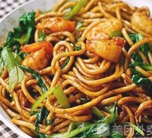 Egg and Pork Noodles Stir-Fry