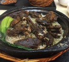 Spicy Chicken Claw and Wing Clay Pot Rice