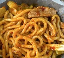 Red Tomato Chicken Stir-Fried Noodles