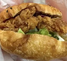 Crispy Chicken Chinese Burger