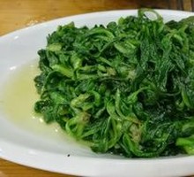 Stir-Fried Chrysanthemum Greens