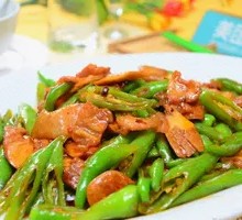 Stir-Fried Pork with Green Chili