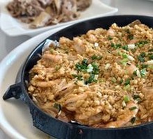 Sizzling Garlic Rice Noodles with Shrimp