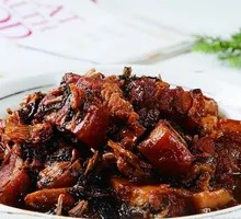 Preserved Vegetable Braised Pork