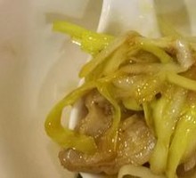 Stir-fried河虾 with leeks