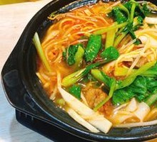 Braised Beef Clay Pot Noodles