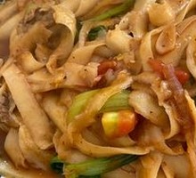 Dry-Cut Beef Stir-Fried with Knife-Sliced Noodles