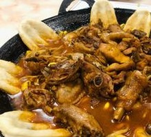 Stewed Chicken with Potatoes in Clay Pot