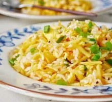 土豆丝鸡蛋炒饭