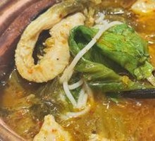 Sour Cabbage Chicken Stir-fry Hot Pot Rice Noodles