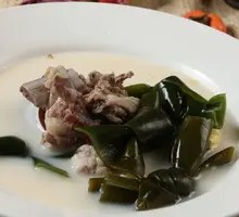 Sea Kelp Stewed Pork Ribs
