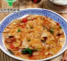 Cabbage and Beef Stir-Fried Noodles