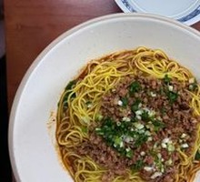 Sour Cabbage and Meat Sauce Noodles