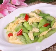 Loofah and Egg Stir-Fry