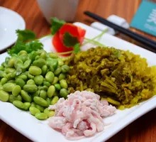 Snow Cabbage Stir-Fried with Pork Strips