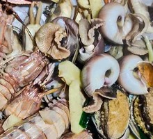 Steamed Seafood Pot