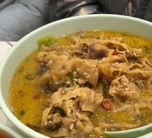 Spicy Beef with Sour Cabbage in Golden Soup
