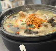 Stuffed Chicken with Pig's Trotter