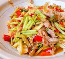 Stir-Fried Beef with Yellow Onion