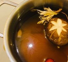 Songshu Mushroom Hot Pot