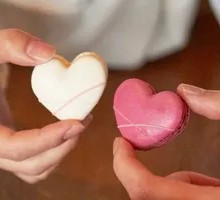 Heart-shaped Macaron