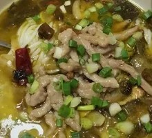 Pickled Cabbage and Pork Noodles