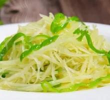 Sliced Potatoes with Green Pepper