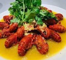 Golden Soup Garlic Lobster