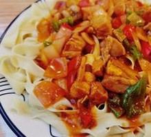 红烧鸡块盖浇面