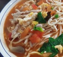 Three Delicacies Clay Pot Noodles