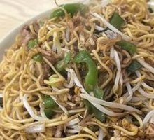 Stir-fried Noodles with Green Pepper, Egg, and Shredded Pork