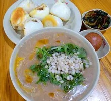 Pan-Fried Buns with Boiled Eggs and Pickles