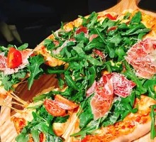 Arugula Parmesan Pizza