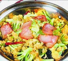 Spicy Stir-Fried Organic Cauliflower