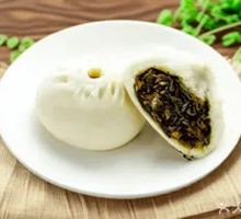 Pickled Mustard Green and Tofu Bun