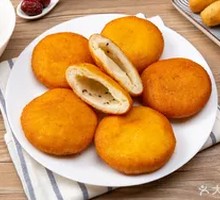 Fresh-Fried Sugar Cake