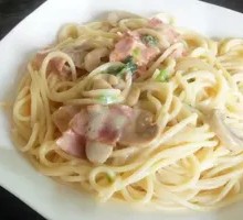 奶油培根意大利面