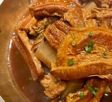 Xinyang Stewed Pork in Clay Pot