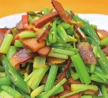 Xinyang Local Celery Stir-Fried with Preserved Pork