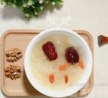 Red Date and Tremella Soup