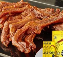 Spicy Braised Duck Feet