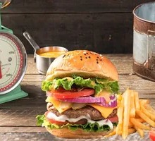 Pineapple Angus Cheese Burger