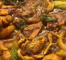 Chicken, Rice Noodles and Wide Vermicelli Stir-fry