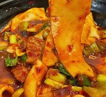 Chicken Stir-fried with Wide Noodles