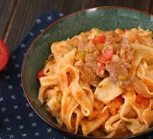 Stir-Fried Beef with Knife-Cut Noodles