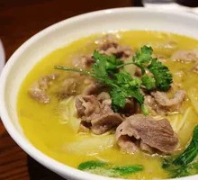 Golden Soup Beef Noodles