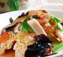 Fried Rice Noodles with Pork