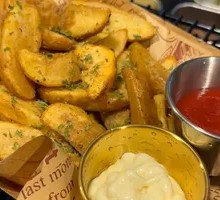 Garlic Parmesan Potato Wedges